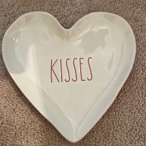 NWT Rae Dunn valentines plate